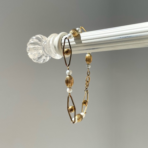 Vintage Gold Filled Bracelet with Manmade Pearls and Gold Filled Beads - Picture 5 of 10